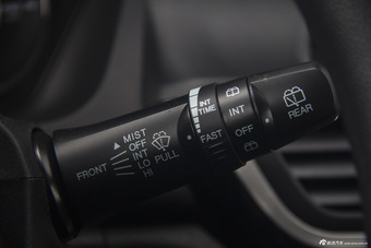 2015款V CROSS 1.5L手动智趣型