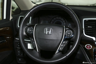 2015款 改款奥德赛2.4L自动豪华版