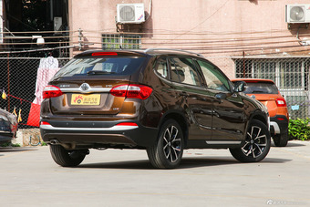 2014款中华V5 1.5T自动两驱运动型