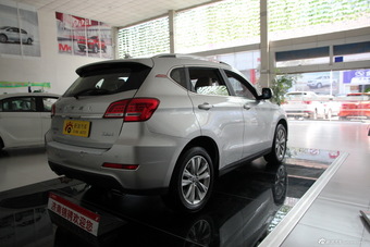 哈弗H2 1.5T手动两驱尊贵型到店实拍