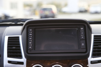 2013款帕杰罗·劲畅3.0L 自动四驱旗舰版