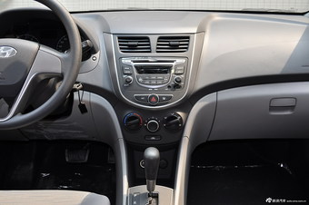 2014款瑞纳1.4L手动时尚型 迎春黄