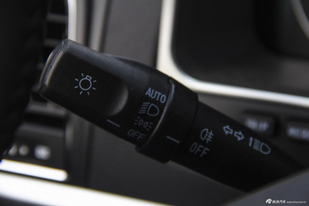 2016款吉利帝豪1.3T自动三厢向上版