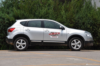 2015款逍客2.0L两驱CVT XV酷雷