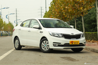 2015款起亚K2 1.4L手动GLS三厢