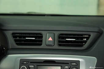 2015款起亚K2 1.4L自动GLS三厢