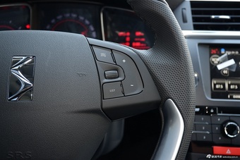 2016款DS6 1.6T自动豪华版THP160