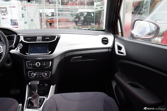 2015款中华V3 1.5L自动精英型