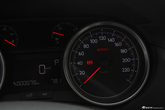 2014款东风标致408 1.8L自动豪华版