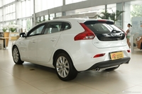 2015款沃尔沃V40 1.6T智逸版