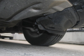 2015款宝马1系118i 1.6T自动都市设计套装