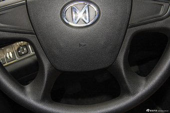 2015款骐铃T7 2.8T手动两驱尊贵版加长轴距JE493ZKQ4CB