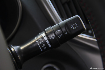 2016款长安CS75 2.0L手动豪华型国5