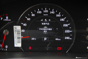 2015款索兰托L 2.4L自动汽油四驱精英版 7座 国5