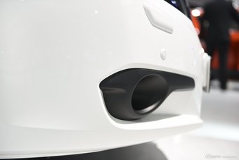 2015上海车展：奔腾B90