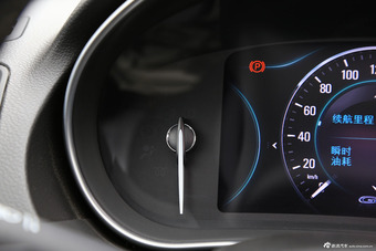 2014款君威2.0L自动精英时尚型