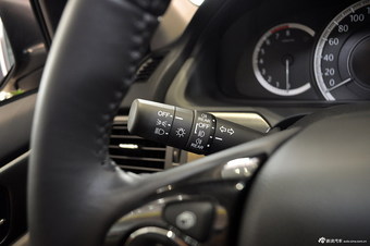 2014款雅阁2.0EXN豪华导航版 探戈红