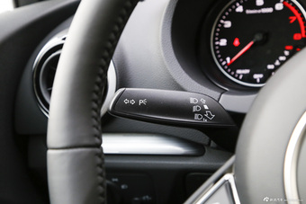 2015款奥迪A3 Limousine 1.4T自动35TFSI 300万纪念舒享版