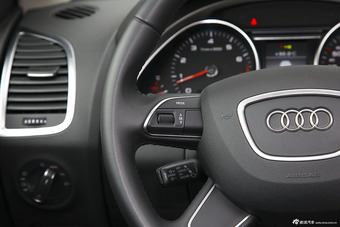 2015款奥迪Q7 40TFSI典藏型