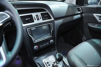 2014款飞腾C5 1.5T自动两驱豪华型