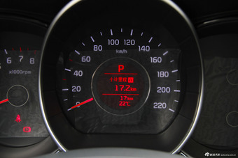 2015款起亚K2 1.6L自动Premium三厢