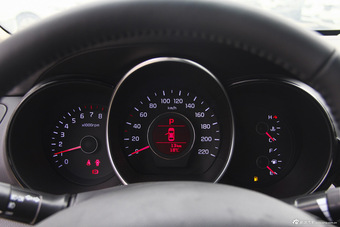 2015款起亚K2 1.4L自动Premium三厢