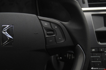 2016款DS 6 1.6T自动舒适版THP160
