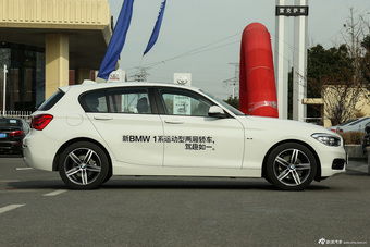 2015款宝马1系120i 1.6T自动运动设计套装