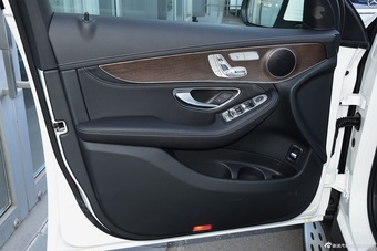 2016款奔驰GLC300 2.0T自动4MATIC豪华型