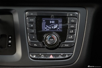 2016款上汽大通G10 2.0T自动旗舰版