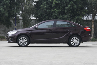 2015款海马M6 1.5T自动豪华型