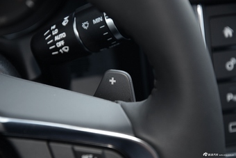 2016款捷豹XF 2.0T自动两驱R-Sport运动版