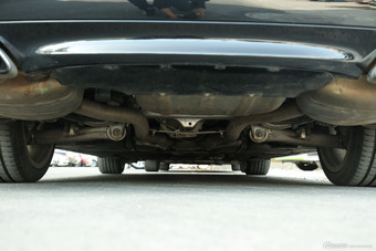 2015款宝马5系535Li 3.0T自动行政型豪华设计套装