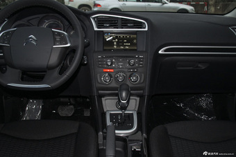 2015款雪铁龙C4L 1.2T自动豪华型