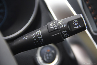 2016款比亚迪元1.5L手动尊荣型