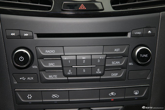 2014款奔腾B70 2.0L手动豪华型