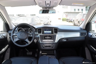 2015款奔驰ML320 4MATIC