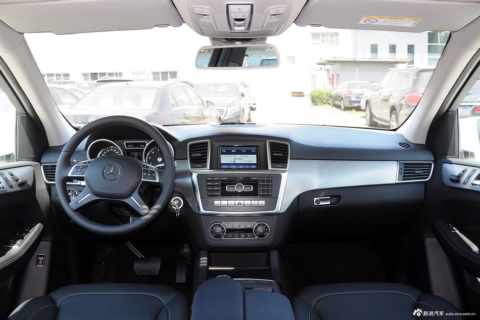 2015款奔驰ML320 4MATIC