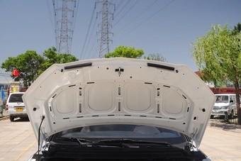 2015款中华V3 1.5L自动精英型