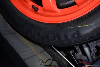 2016款捷豹XJL 2.0T自动两驱典雅商务版