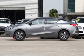 2016款蓝鸟 1.6L自动炫酷版