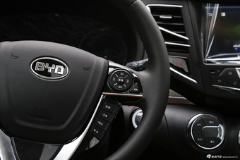 2016款比亚迪宋1.5TI手动豪华型