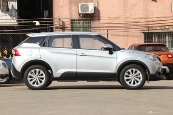 2015款中华V3 1.5L手动精英型