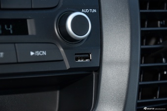 2016款上汽大通G10 2.0T自动精英版