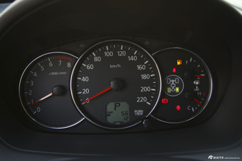 2013款帕杰罗·劲畅3.0L 自动四驱旗舰版