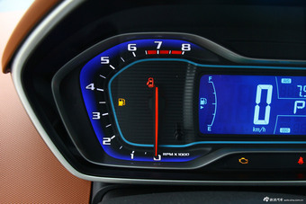 2014款爱唯欧两厢1.6L自动风尚版到店实拍