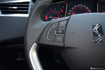 2016款DS6 1.6T自动豪华版THP160