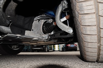 2015款路虎揽胜运动版SVR