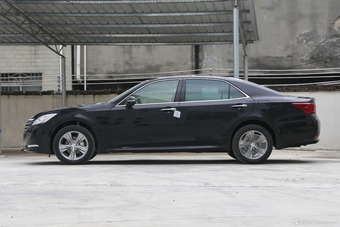 2015款皇冠2.0T自动时尚版