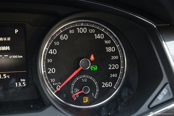 2016款帕萨特1.8T自动330TSI